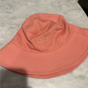 alo Weekender Bucket Hat